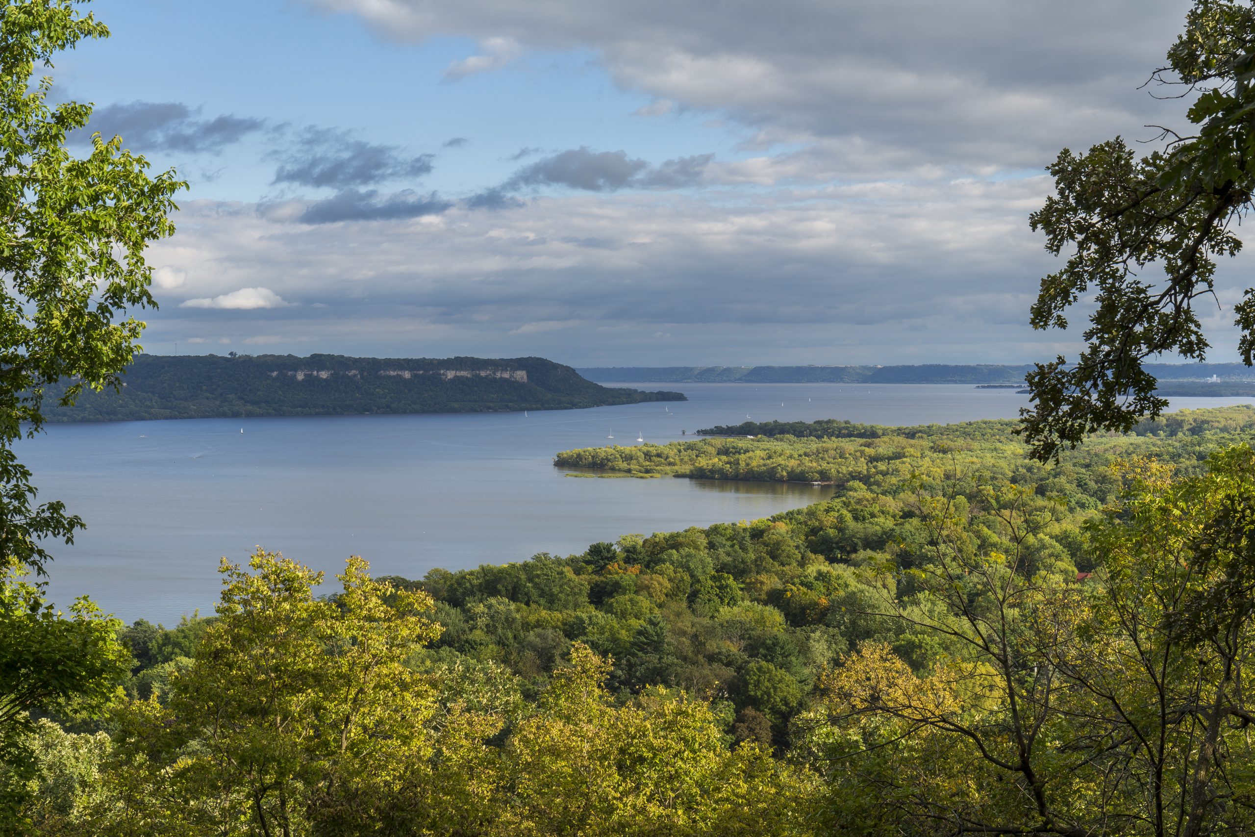 Harbor View Cafe: A Culinary Oasis Overlooking The Majestic Lake Pepin